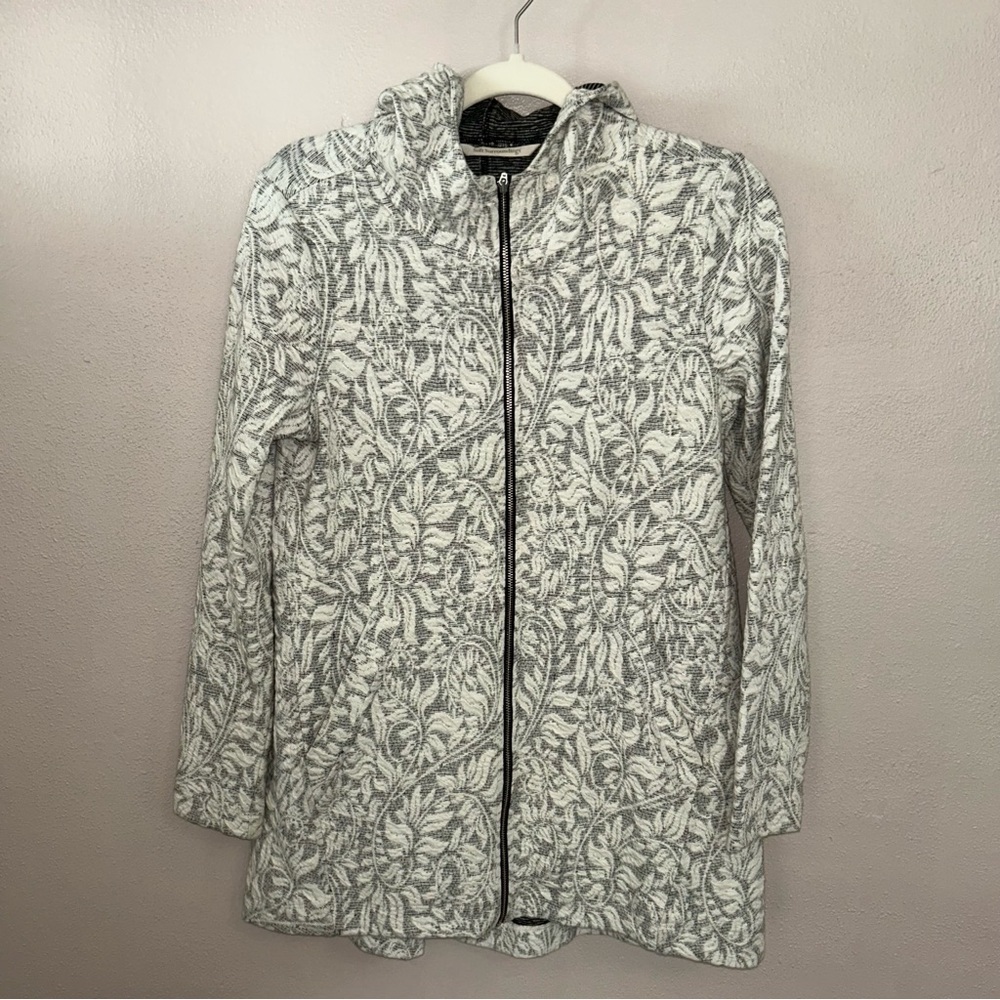 Soft Surroundings White and Gray Utility zip up floral print Jacket